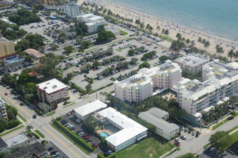 Carriage House Resort Deerfield Beach Bagian luar foto