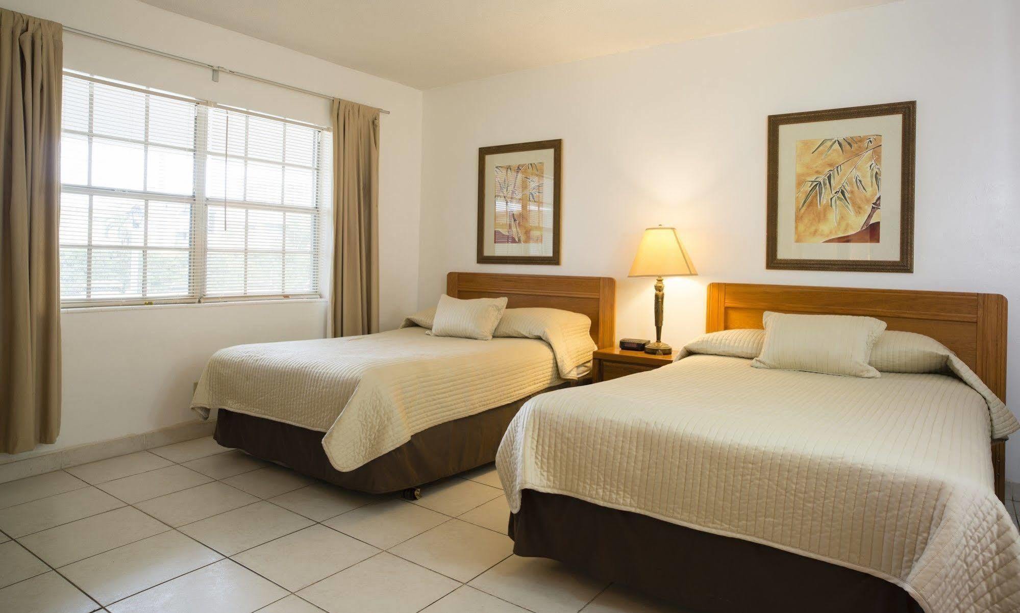 Carriage House Resort Deerfield Beach Bagian luar foto